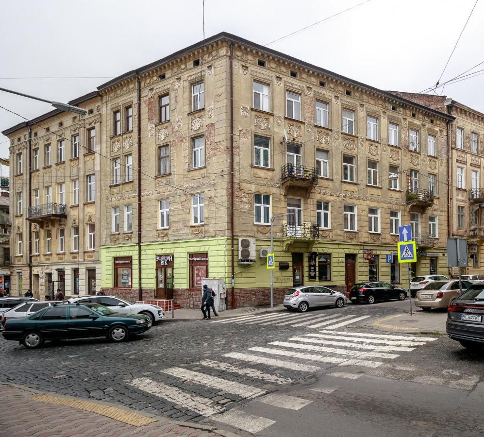 Golden Violin ! Apartments Lviv Exterior photo