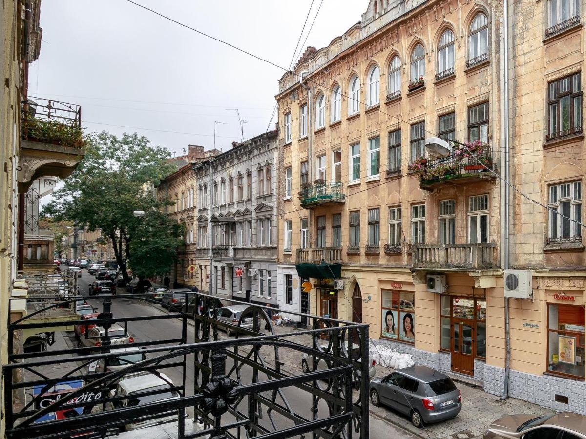 Golden Violin ! Apartments Lviv Exterior photo