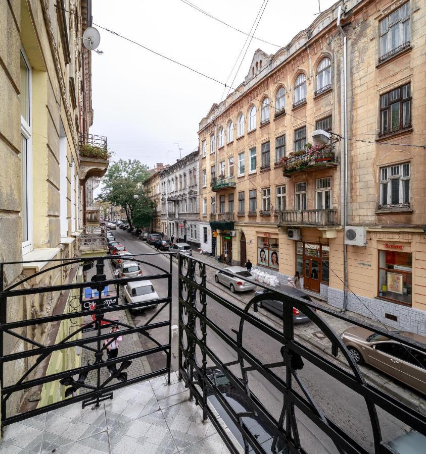 Golden Violin ! Apartments Lviv Exterior photo